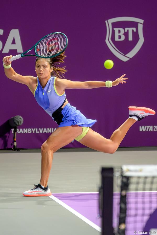 拉杜卡努前教练加盟斯维亚特克:无教练的艾玛怎么办?